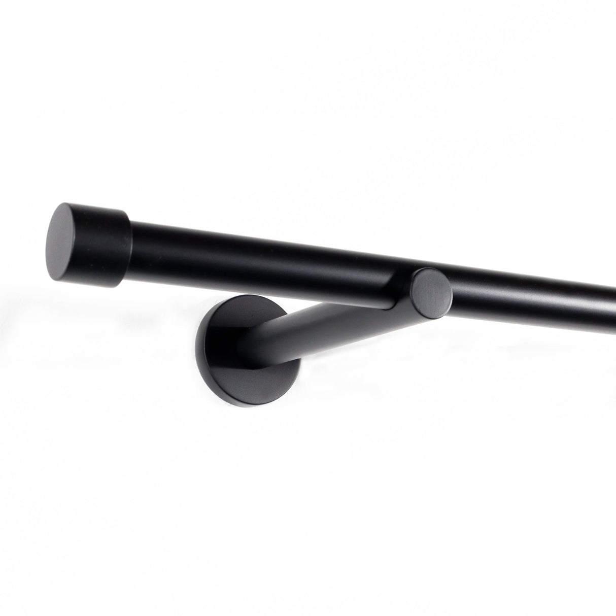 Gardinenstange auf Maß 19mm 1-läufig Schwarz-matt mit Kappe - Serie Trend
